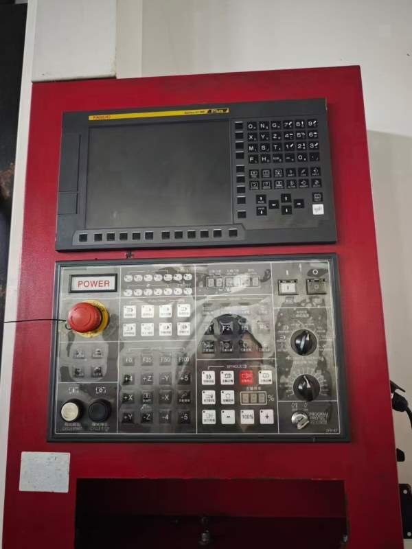 乔锋1680加工中心，三轴线轨，bt50主轴，带刀库，油冷.