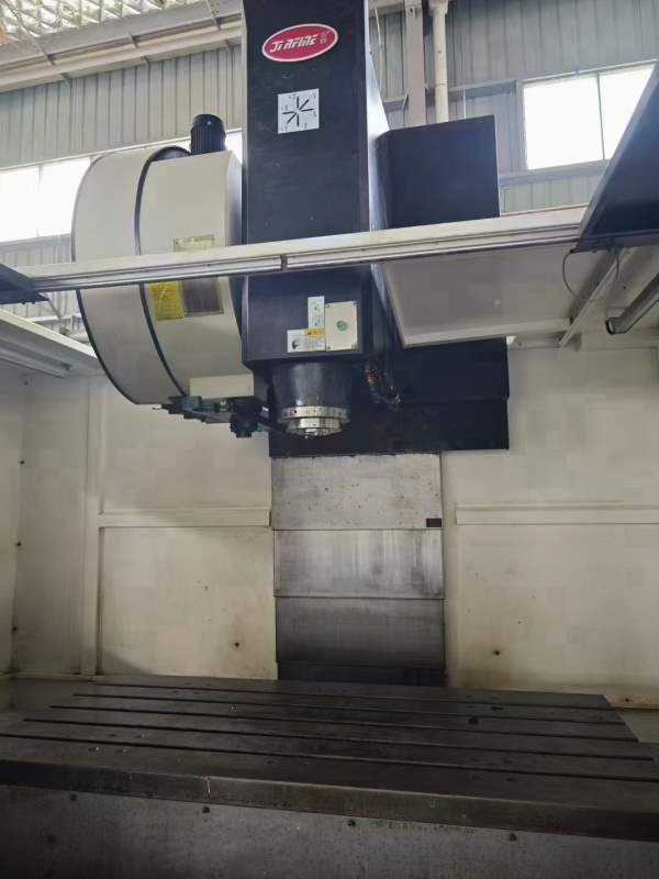 乔锋1680加工中心，三轴线轨，bt50主轴，带刀库，油冷.