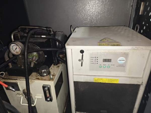 2019年台湾高峰1050加工中心，三轴线规BT40刀柄，主轴.