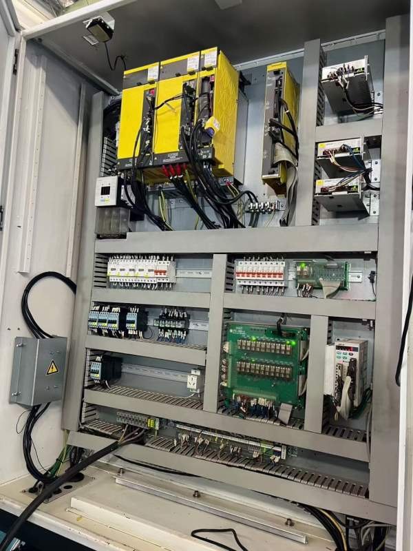 沈阳V6数控立车，发那科MF系统，埃尔法1包，液压卡盘2.