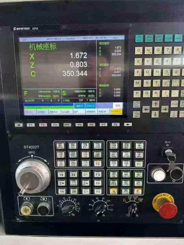 新到一台品上精机，搭配台湾佳贺8寸卡盘，12工位德国.