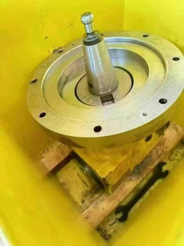 精品乔峰3218龙门加工中心，22年设备，工作台3米1.5米.