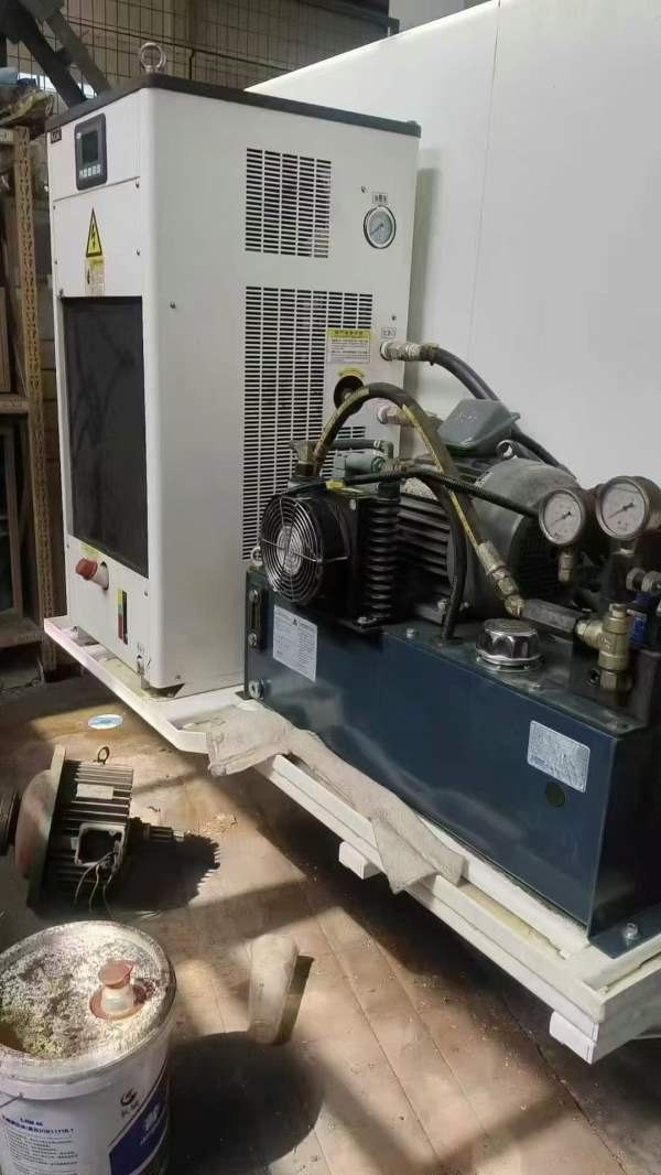 精品乔峰3218龙门加工中心，22年设备，工作台3米1.5米.