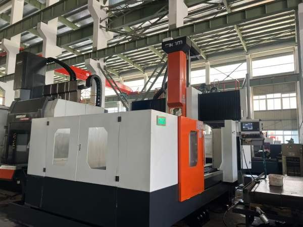 江苏台牧3022数控龙门，工作台1.8米3米，门宽2.2米，.