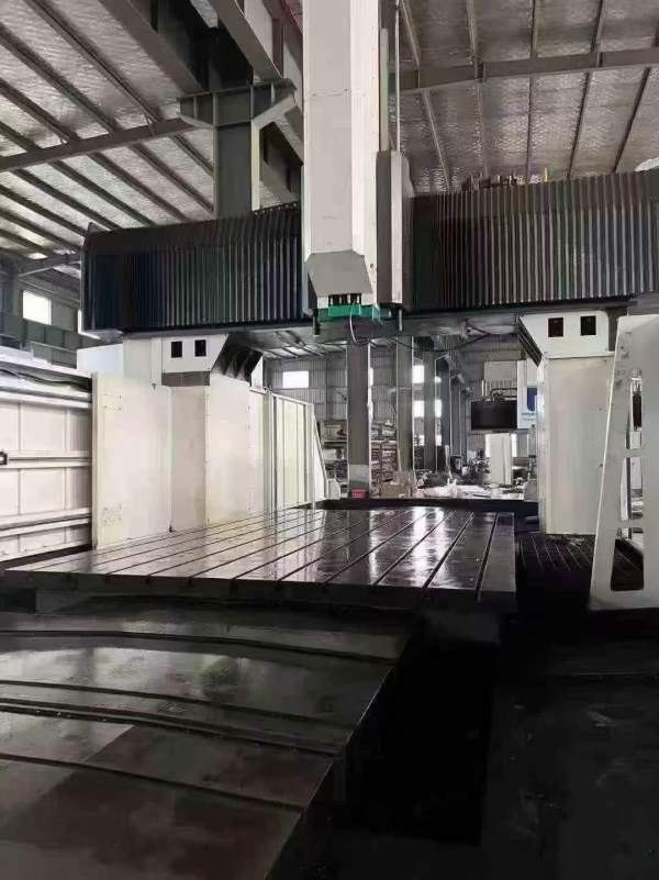 鑫台工4030数控龙门，带全自动铣头工作台42.5米，门宽.
