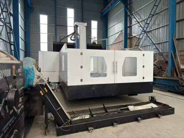 良将4222数控龙门，全新机想买新机的老板看过来工作台.