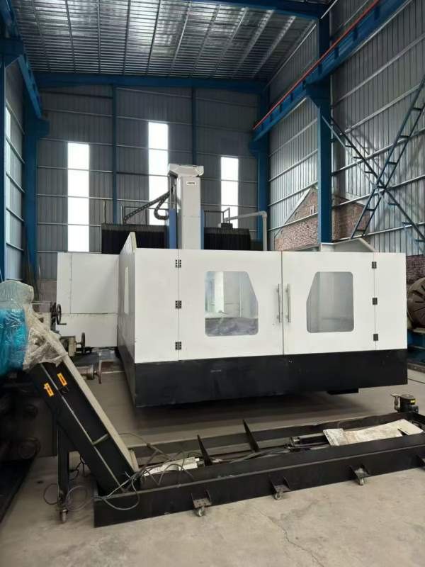 良将4222数控龙门，全新机想买新机的老板看过来工作台.