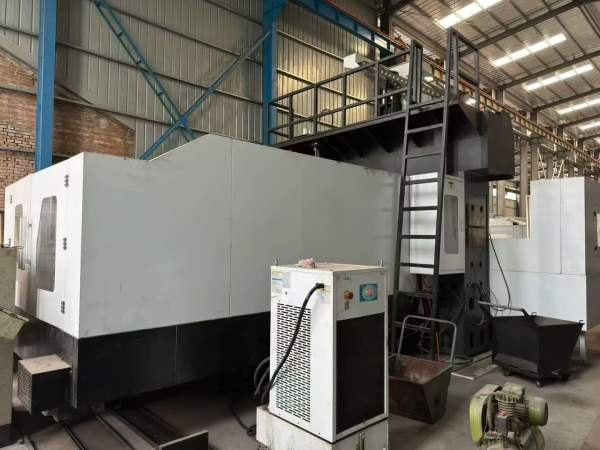 良将4222数控龙门，全新机想买新机的老板看过来工作台.