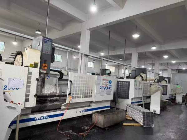 苏州工厂买下18台型材加工中心普拉迪4500-2台普拉迪25.