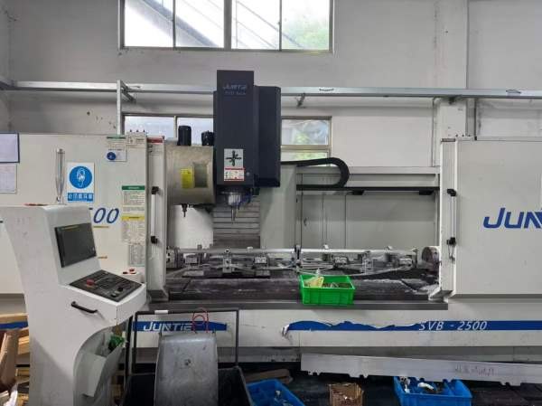 苏州工厂买下18台型材加工中心普拉迪4500-2台普拉迪25.