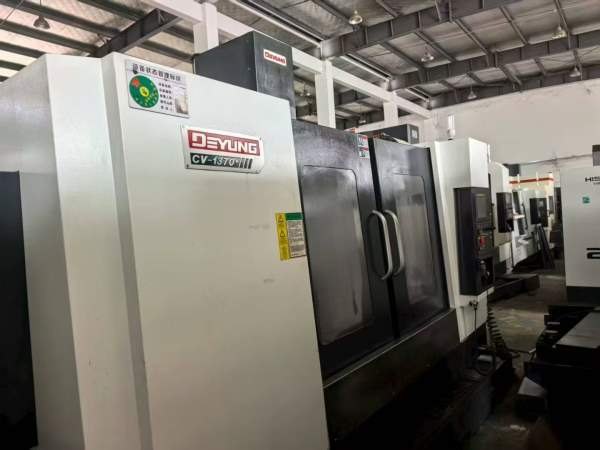 苏州德扬1370立加三轴滚柱导轨.Y轴四导轨发那科0i-MFp.