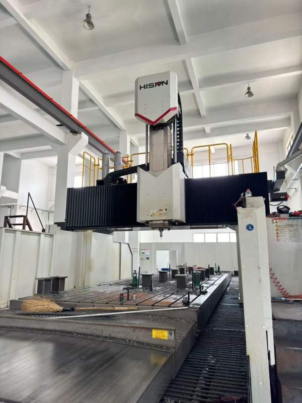 海天8米龙门.2023年的，工作台2.5米8米，门宽3.3米，.