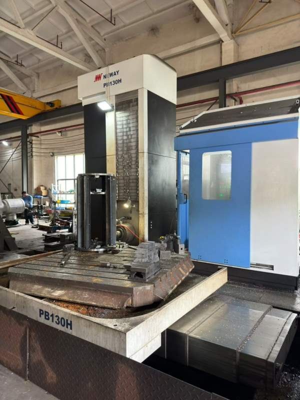 上海工厂拿下纽威130数控刨台镗床，5轴4联动，工作台2.