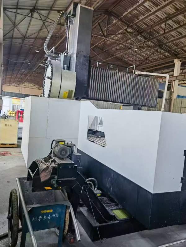 刚刚买下新浙3022龙门加工中心 工作台3X2 门宽2.3米 .