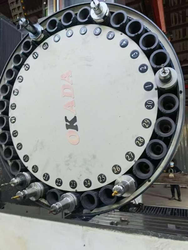 刚刚买下新浙3022龙门加工中心 工作台3X2 门宽2.3米 .