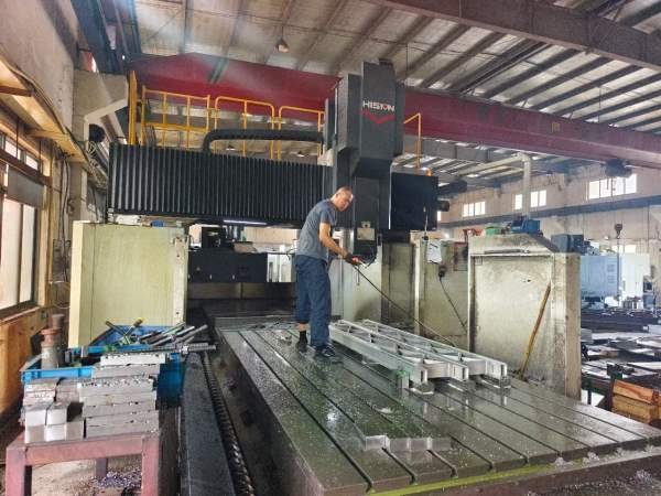 刚刚买下一台2021年海天4028数控龙门铣发那科MFPLUS系.