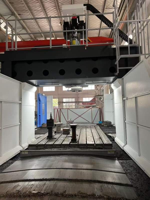 2025年纽威pm2040HC数控龙门，工作台2000/4000mm，门.