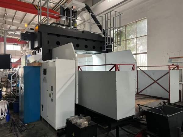 2025年纽威pm2040HC数控龙门，工作台2000/4000mm，门.