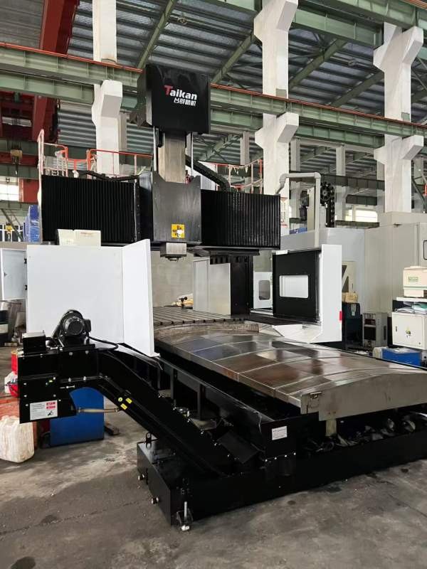 新到全新台群2040数控龙门，工作台2000/4000mm，门宽2.