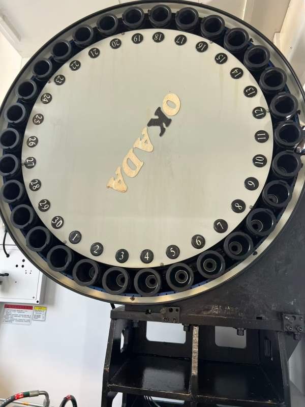 德扬800单工作台卧加三轴行程1400950900，BT50主轴，3.