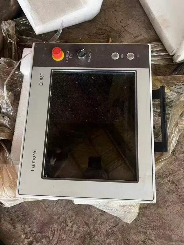 江苏威力产，1200吨8米的电液伺服折弯机，全新未安装.