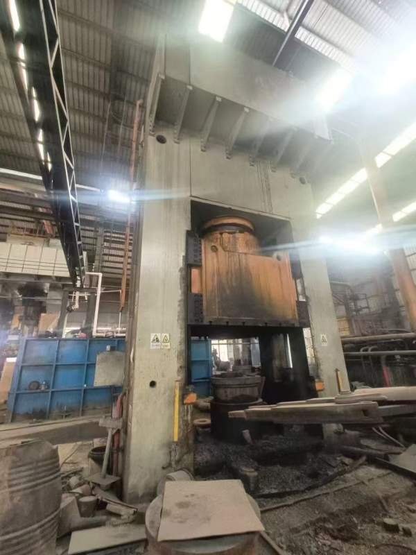 南通2500锻造液压机！2019年产，少用，目前在位可试机.