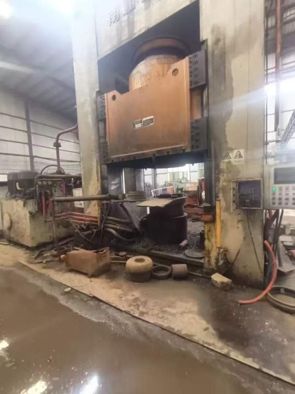 南通2500锻造液压机！2019年产，少用，目前在位可试机.