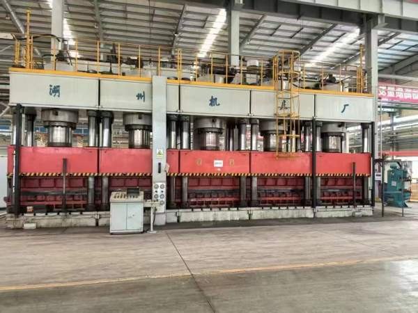 5000吨纵梁成型压力机_在位出售。