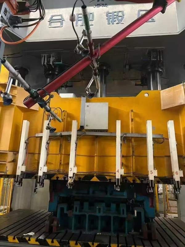 刚刚买下：合肥锻压自动化钣金冲压生产线液压线：2000.