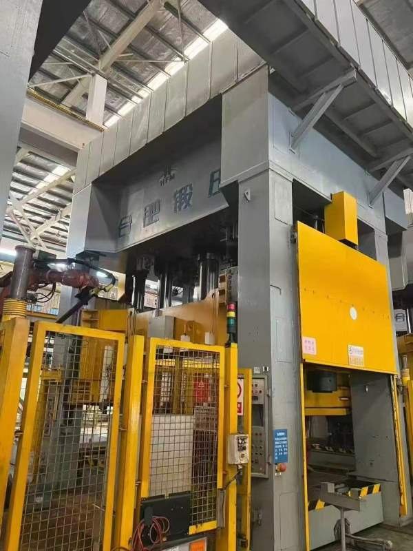 刚刚买下：合肥锻压自动化钣金冲压生产线液压线：2000.