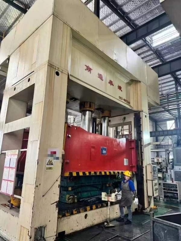 南通皋液产，框架1250吨液压机，台面2.2/4米，带多点.