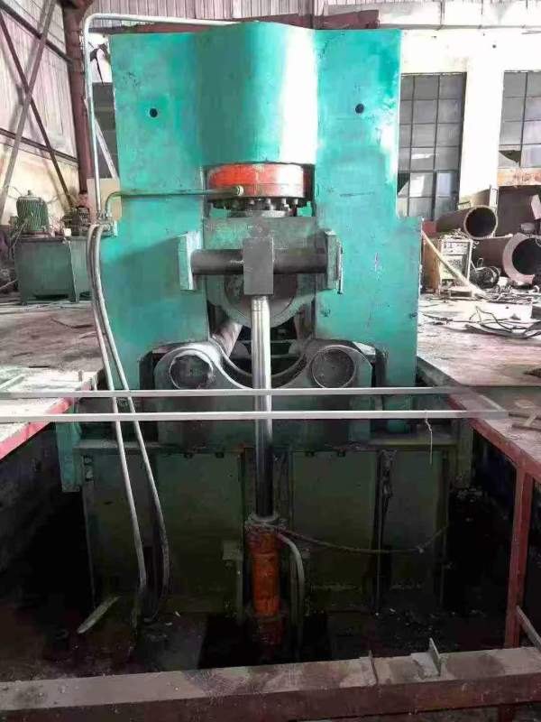 在位出售：南通特力70X2.5米卷板机一台。可以试机，自.