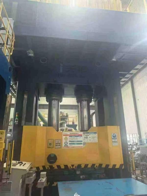 天津1200吨压力机