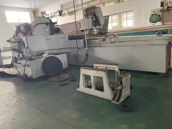 北京产1350/3000外圆磨，安装少用