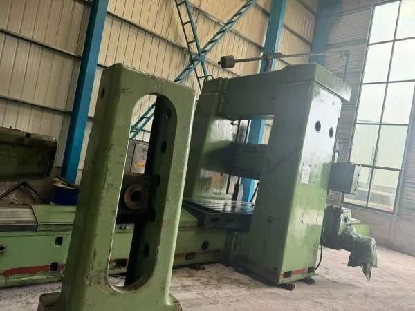 北一重型的龙门铣床1.254米，仓库提货