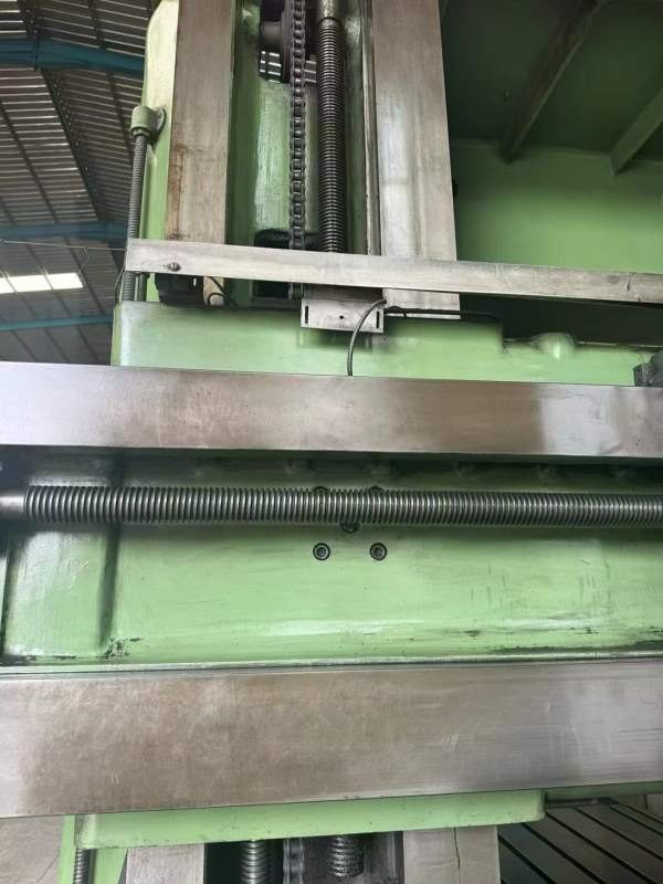 北一重型的龙门铣床1.254米，仓库提货