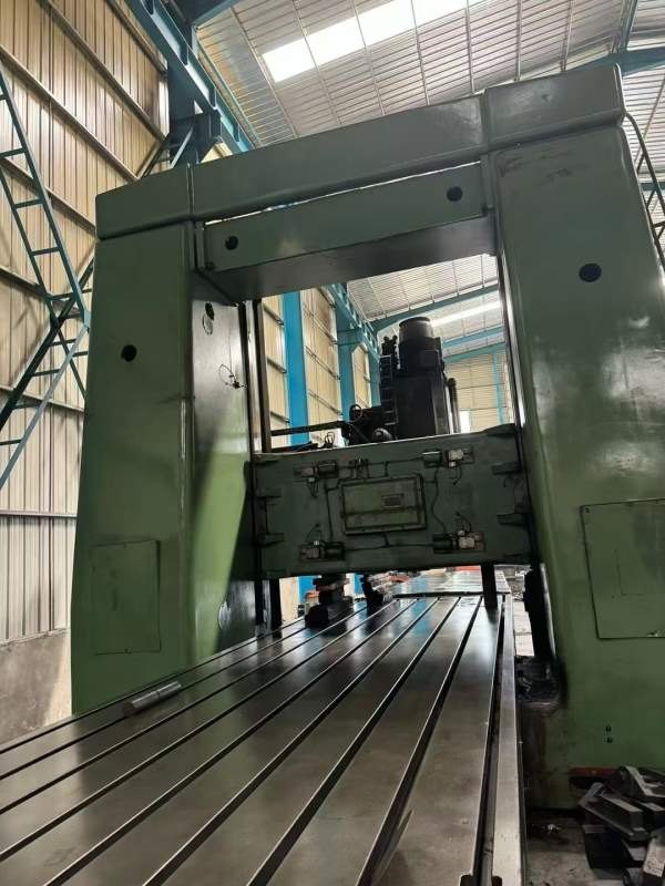 北京一机床产，龙门镗铣床X2020A、规格2米x 6米。私聊