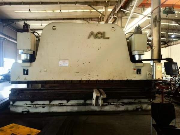 力丰400吨5米电液同步数控折弯机！带补偿！价格相当实.