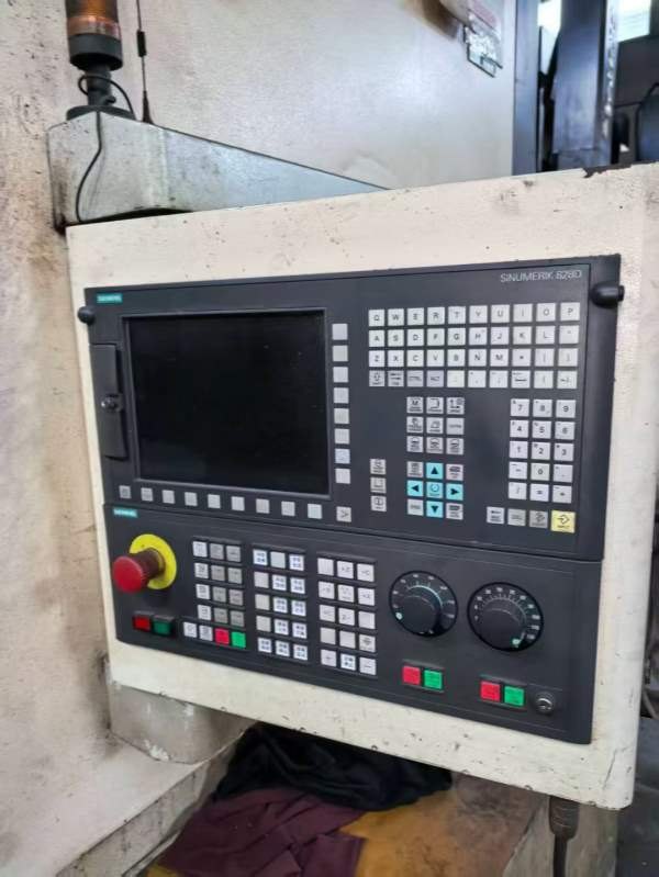 星火产2.5米加高数控立车，在位可以试机。