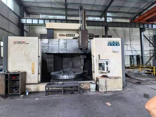 星火产2.5米加高数控立车，在位可以试机。