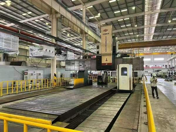 武汉重型机床集团有限公司数控定梁龙门镗铣床型号XKG2.