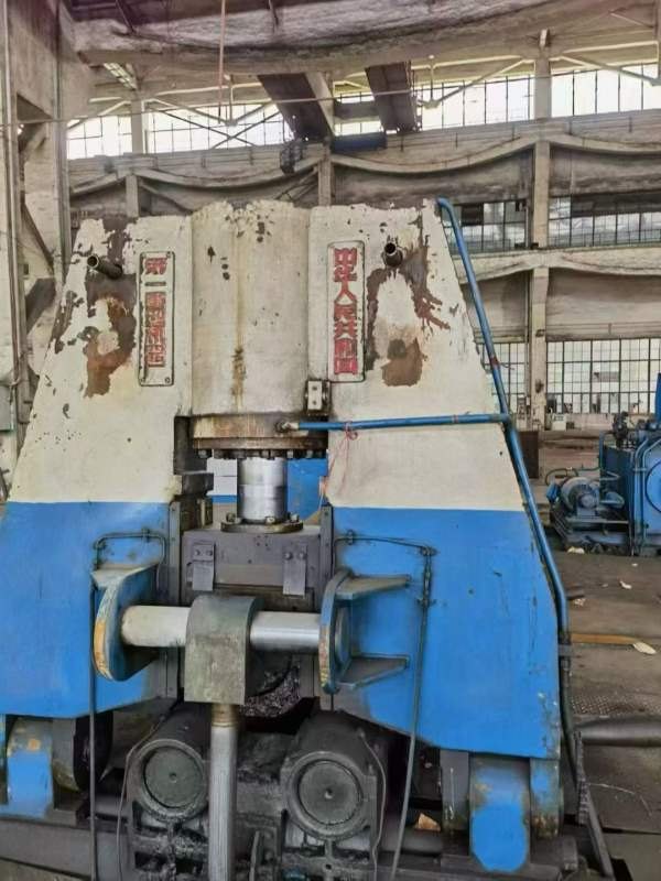 供。中国一重产上辊万能式50X3三棍卷板机，厂位处理。
