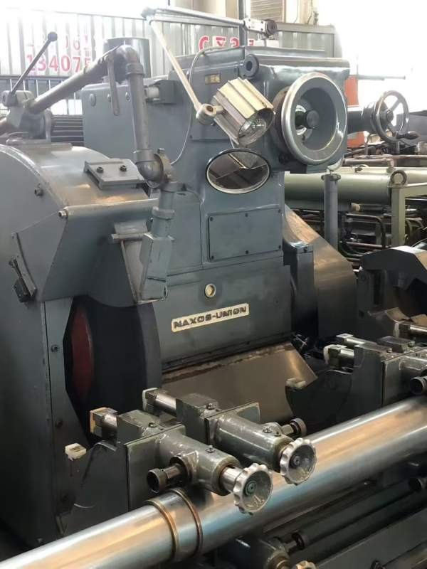 出售：國内稀有设备德国品牌林德纳，纳克索斯产，曲轴.