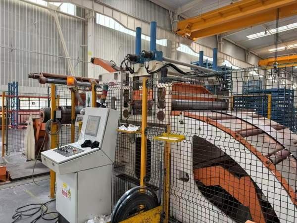 意大利巴尔科尼BALCONI生产闭式四点多工位1600T机械压.