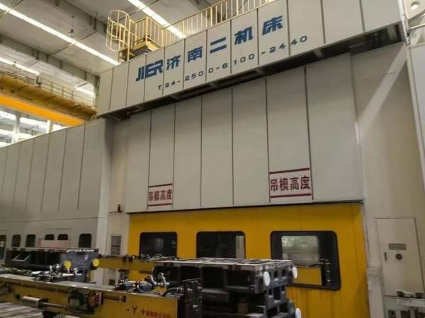 济南二机少用2500多工位已拿下，开机完美，配瑞士自动.