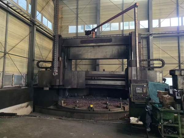 两台5米立车，在位出售。