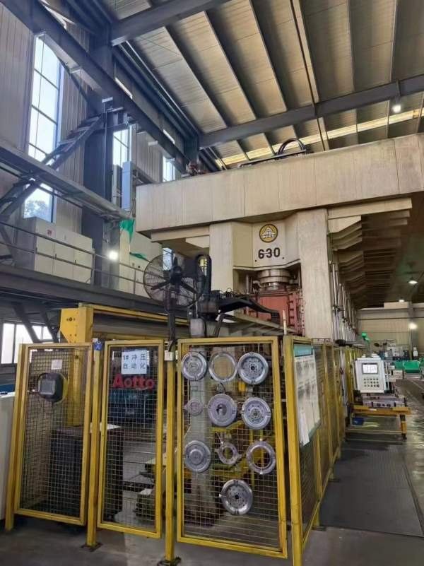 还剩一条线：已拆解到库房！新机2折:台湾迪斯全封闭16.