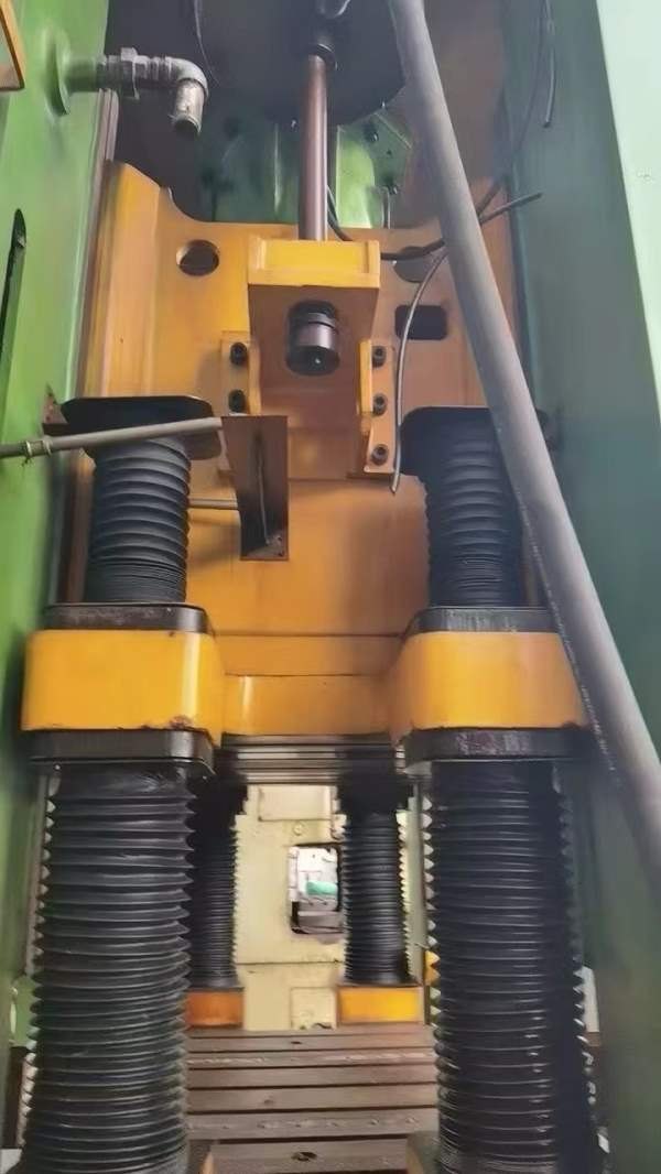 扬州捷迈锻压400吨闭式单点压力机加大行程500、液压过.