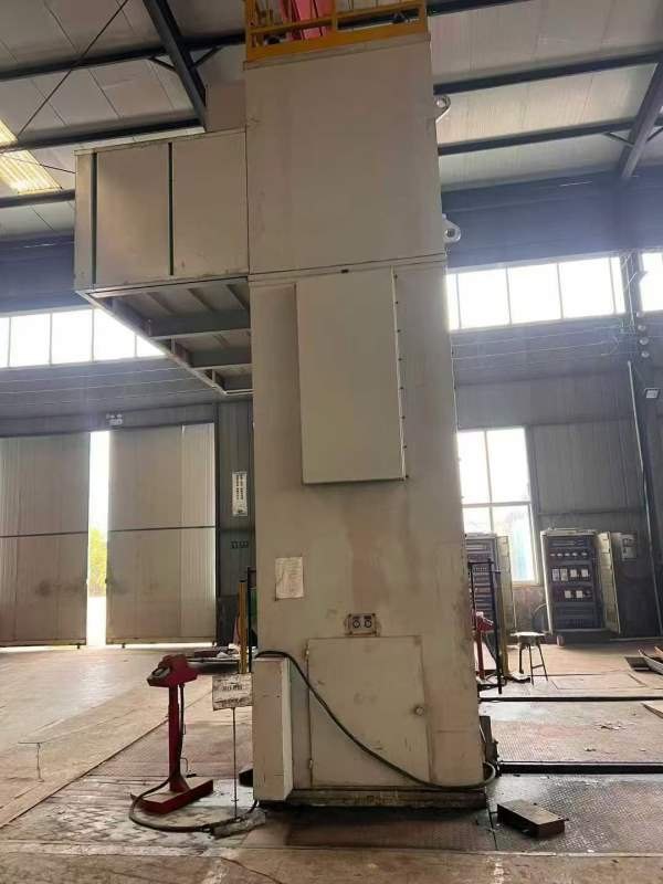 工厂在位，高密锻压产500吨闭式双点。九九成新，有效.