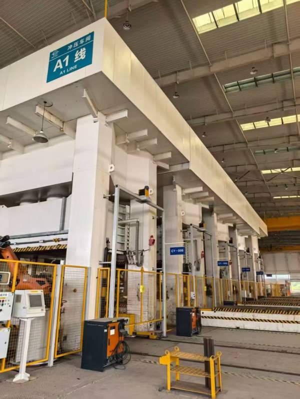 两条精品迪斯框架液压机线：2400吨1600吨1000吨：1200.